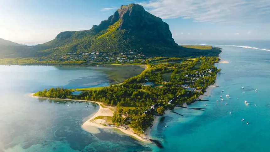 Underwater waterfall Tour Sharing